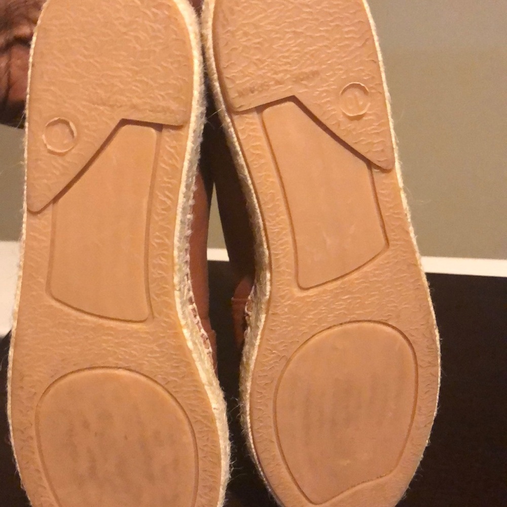 Shoes - Picture 2 of 3